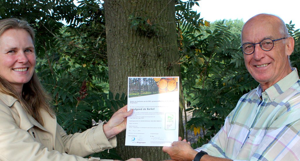 uitreiking-certificaat-bomen-buiten-bos