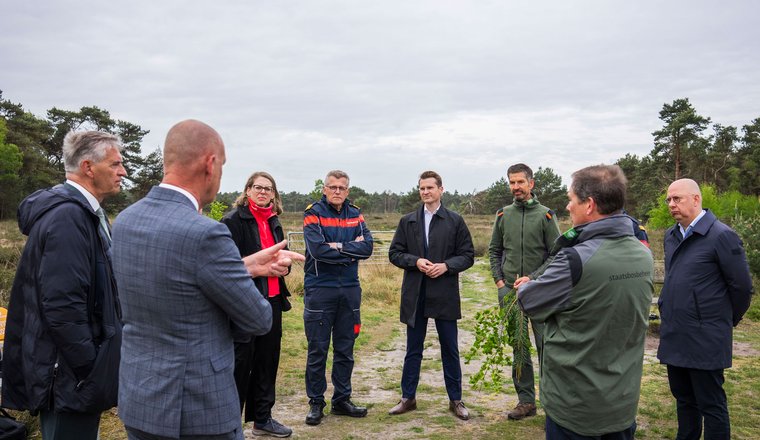 Werkbezoek-ministerLVVN-natuurbrand-6mei26